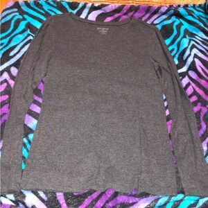 Old navy grey long sleeve shirt